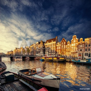 Bild på Amsterdam canal on the west